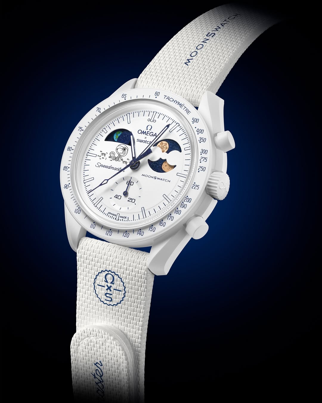 OMEGA × Swatch × SNOOPY『MoonSwatch Mission to Earthphase - Moonshine Gold』が12月5日(金)発売予定