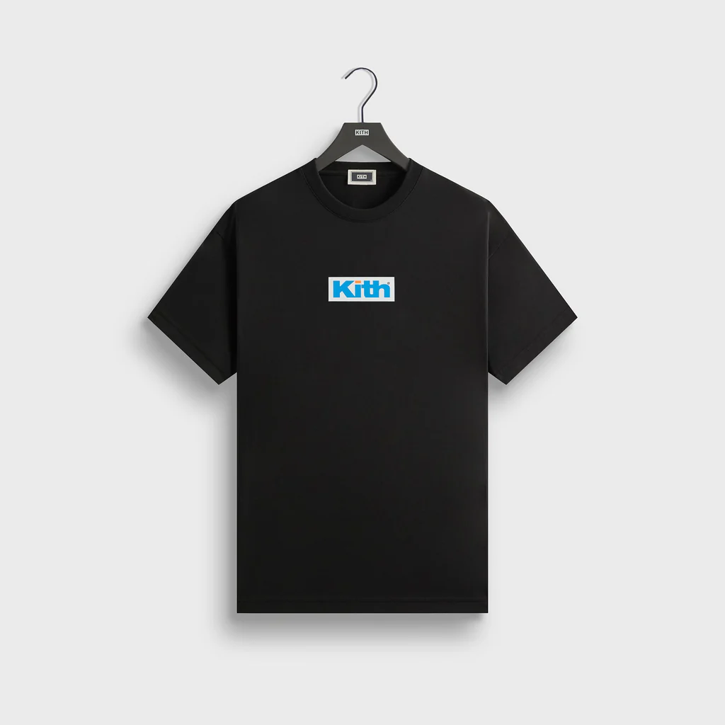 KITH の2025年ウィンターコレクションより Retro Logo Tee が発売