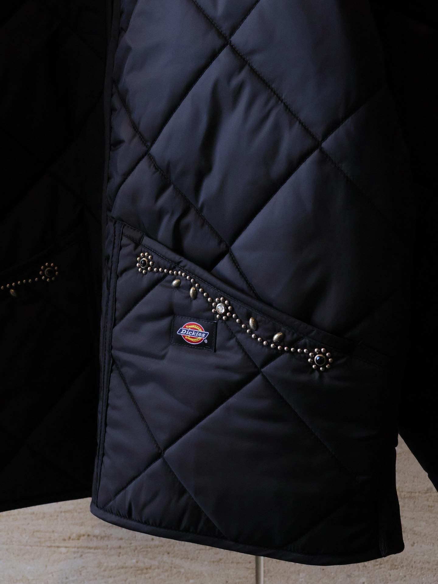 HTC × Dickies『Diamond Quilt Jacket』が発売