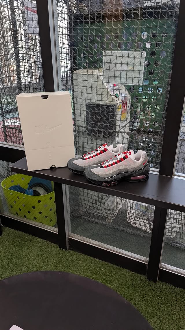 UNDEFEATED × NIKE AIR MAX 95 “Fire Red” が12月14日(日)発売