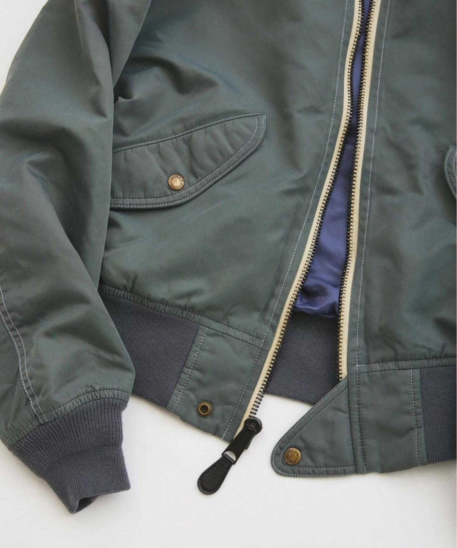 JOURNAL STANDARD relume × AVIREX『L-2B Flight Jacket』の先行予約が開始