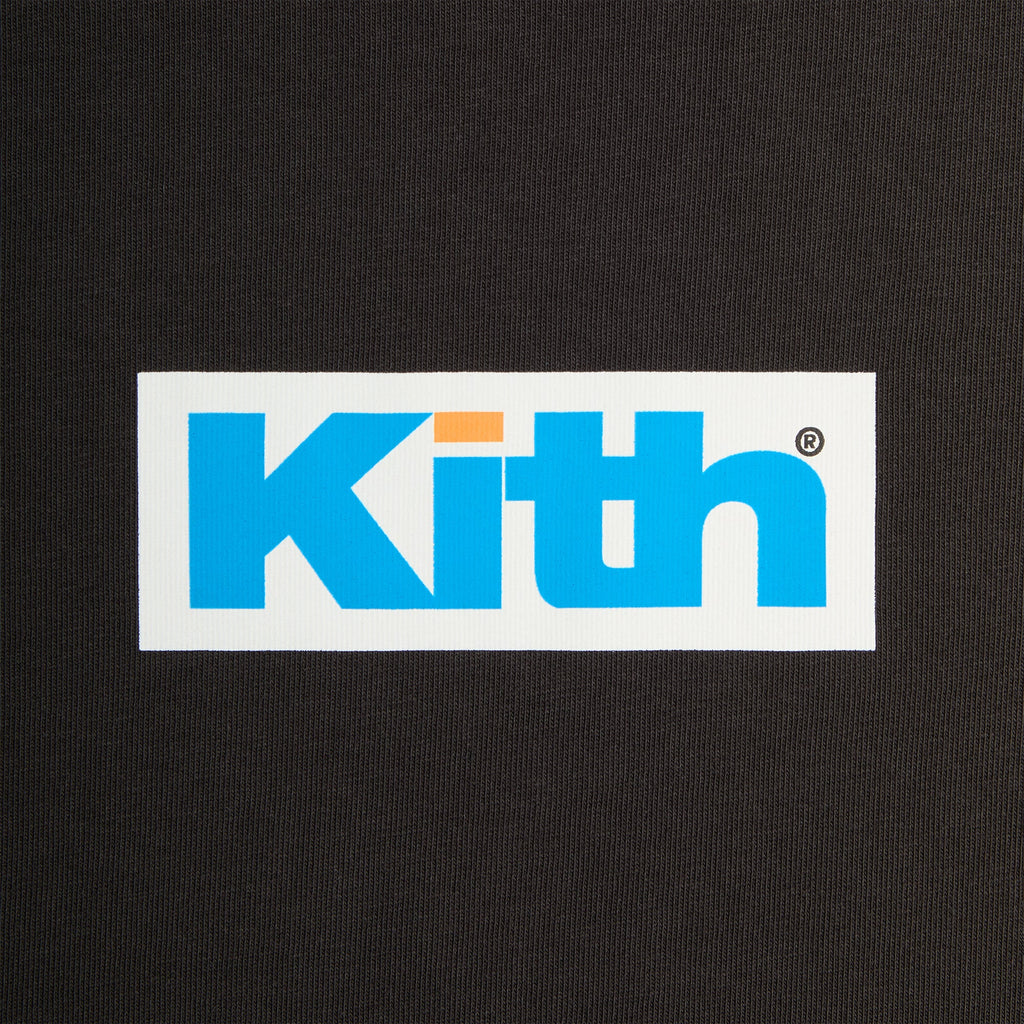 KITH の2025年ウィンターコレクションより Retro Logo Tee が発売