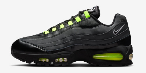 NIKE SNKRS にて人気スニーカーが再販