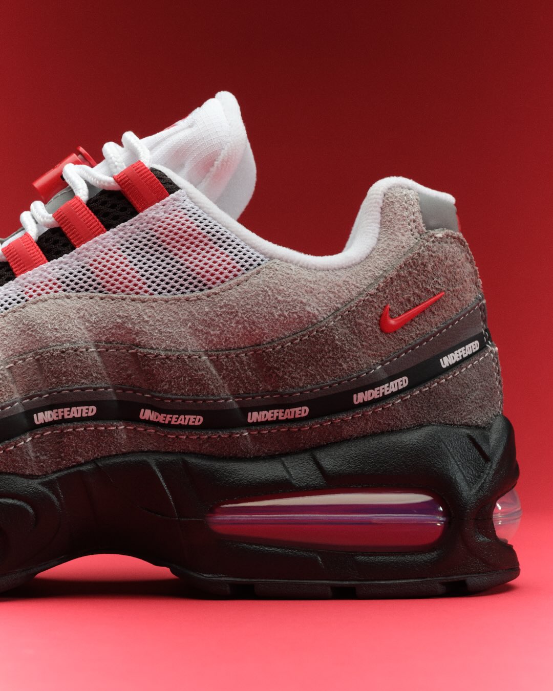 UNDEFEATED × NIKE AIR MAX 95 “Fire Red” のディテールが公開