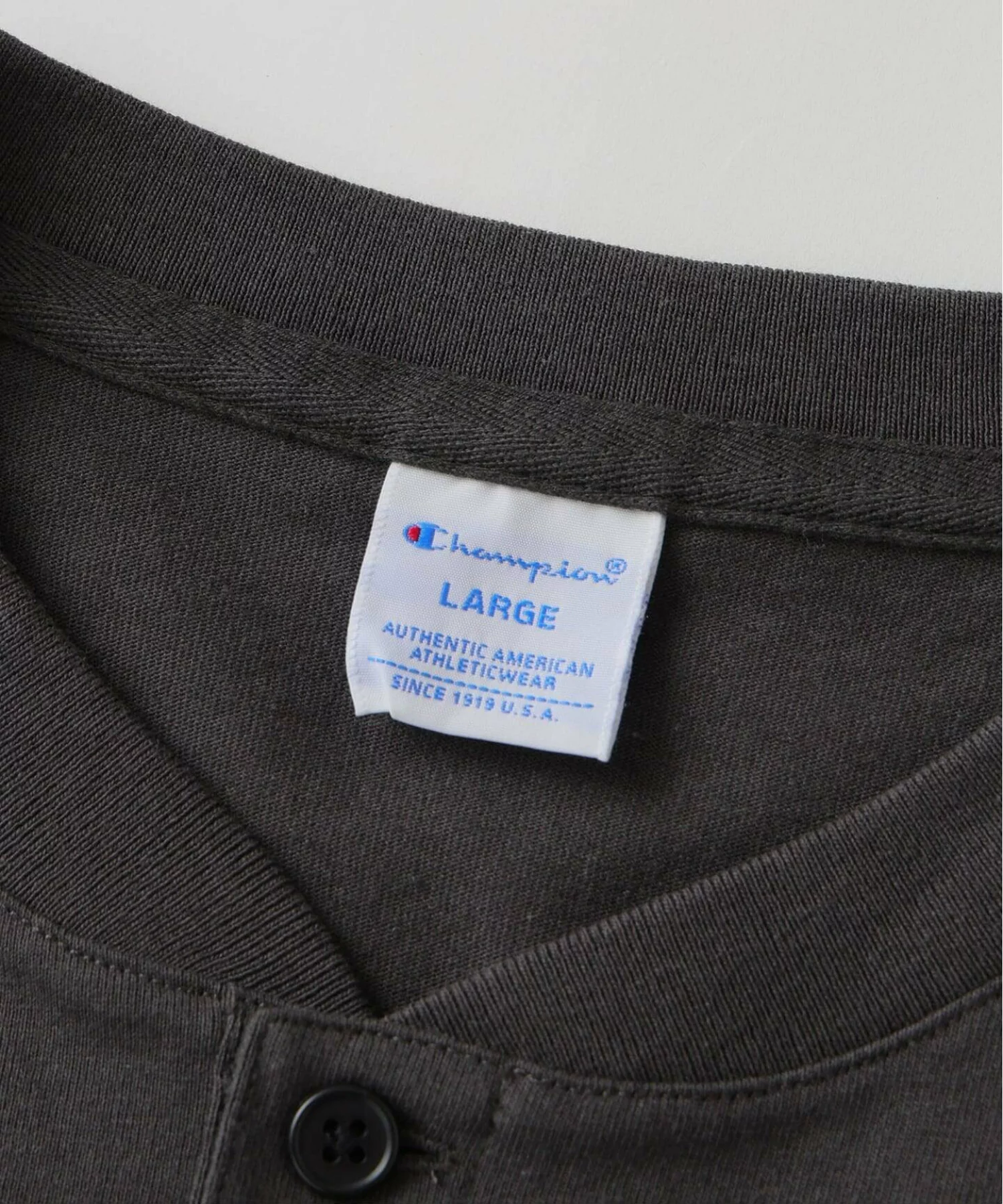 JOURNAL STANDARD × Champion 26SS『Henry Neck L/S Tee』の先行予約が開始