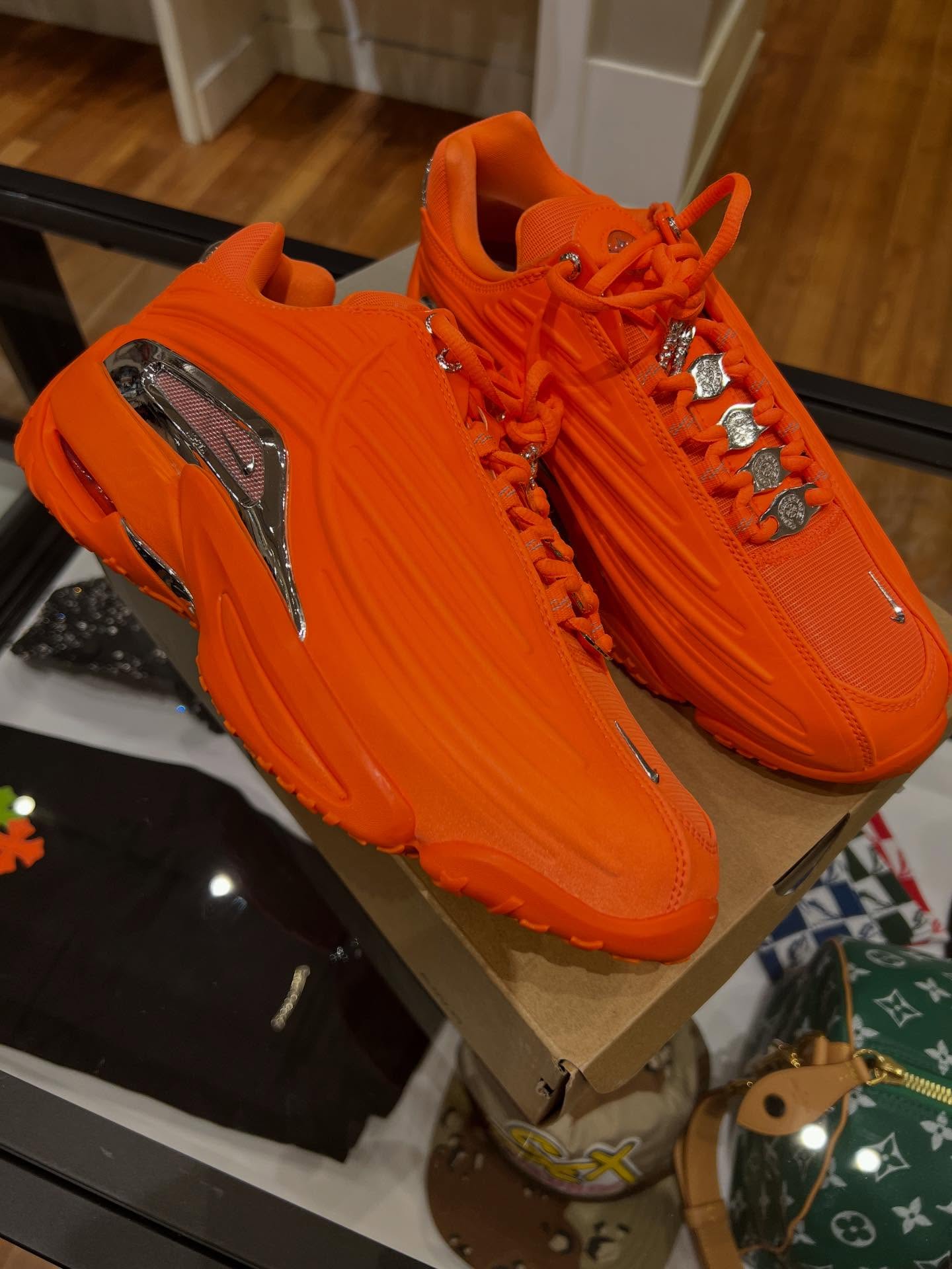 Chrome Hearts × NOCTA × NIKE HOT STEP 2 "Total Orange" が公開