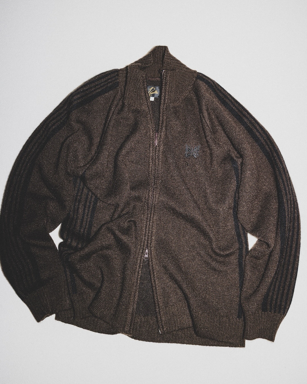 BEAMS × NEEDLES『Mohair Track Jacket』が1月2日(金)発売