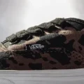 URBAN RESEARCH DOORS × VANS『AUTHENTIC “Cow Print”』が発売