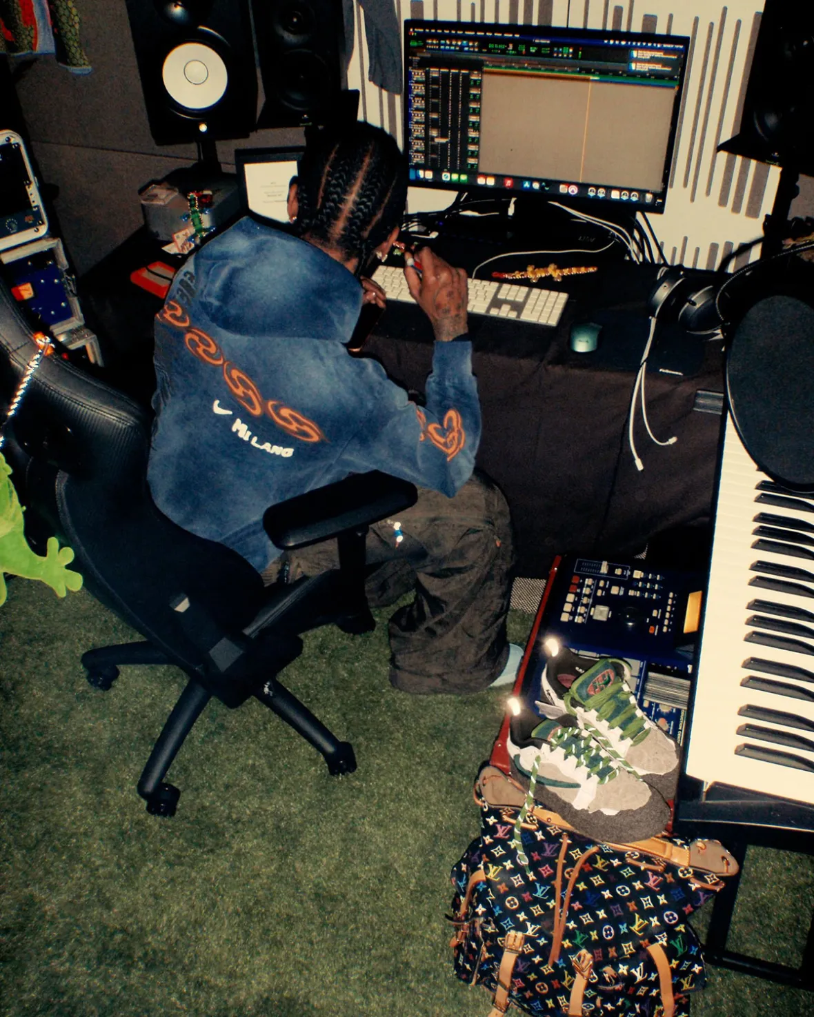 Travis Scott × CPFM × NIKE FLEA 1 が公開