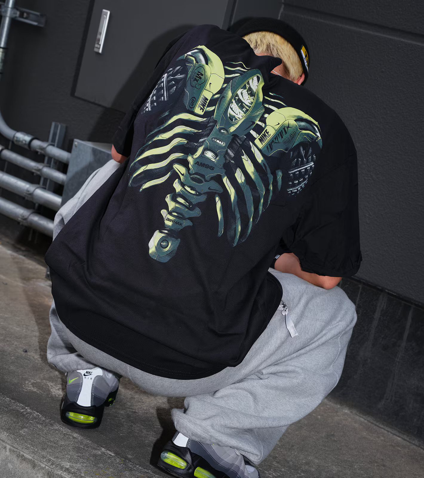 atmos にて NIKE AIR MAX “Neon Apparel Collection” のWEB抽選が2月26日(木)9:00~開催