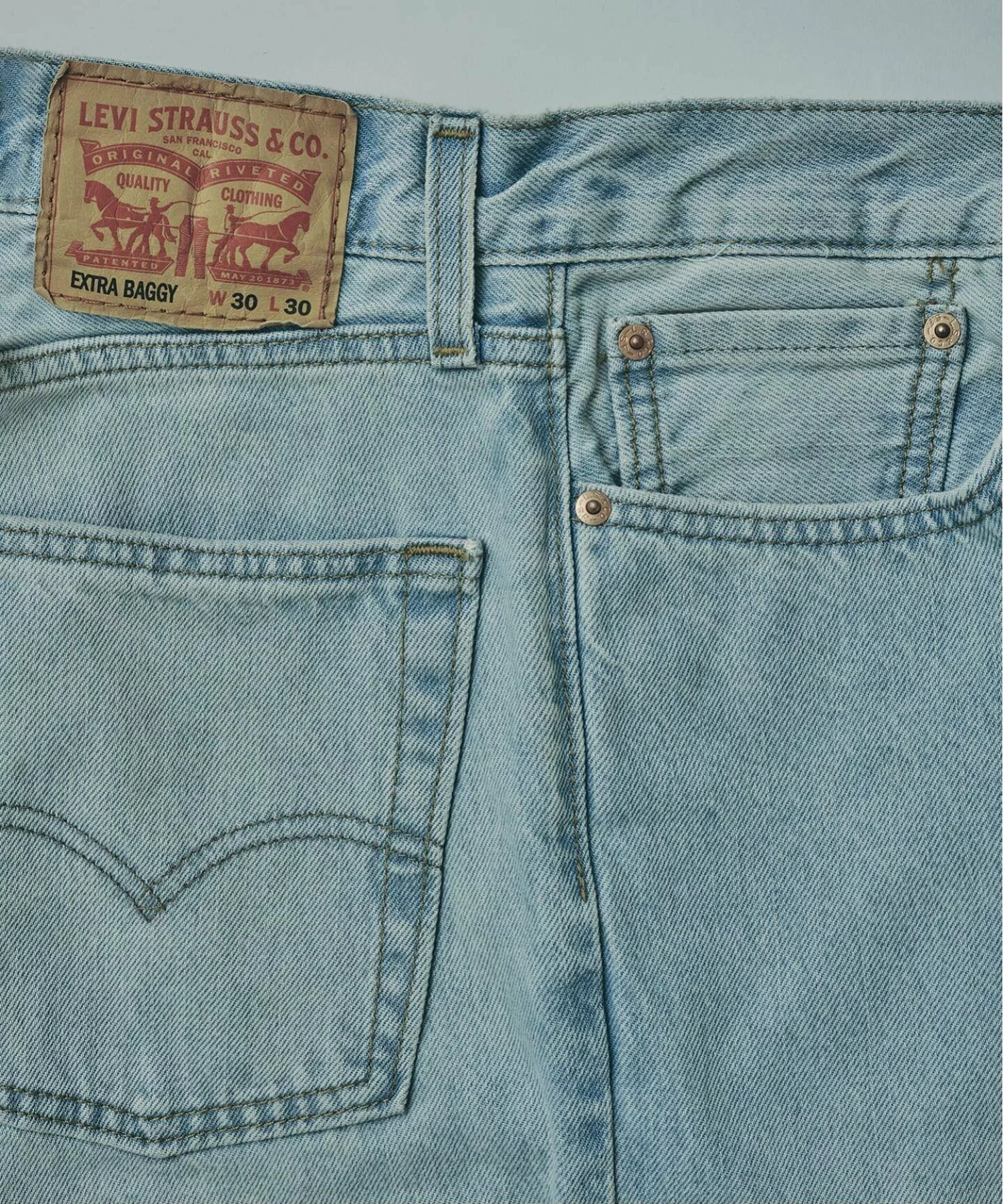 JOURNAL STANDARD relume から Levi’s® の国内販路限定モデル『エクストラ バギー ジーンズ』が発売