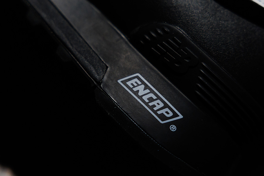 WTAPS × New Balance 1300 “Black/White” が2月20日(金)に発売決定