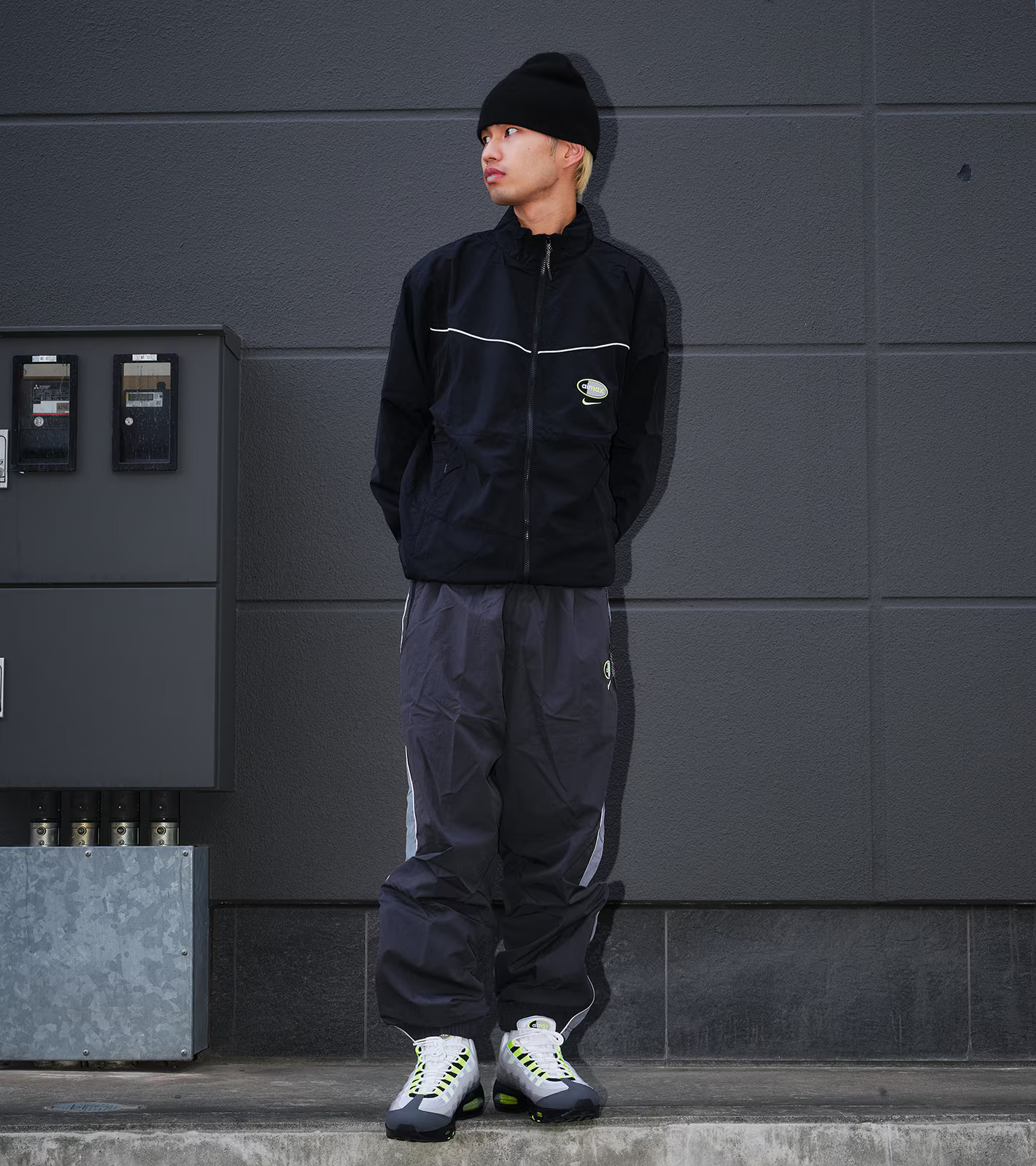 atmos にて NIKE AIR MAX “Neon Apparel Collection” のWEB抽選が2月26日(木)9:00~開催