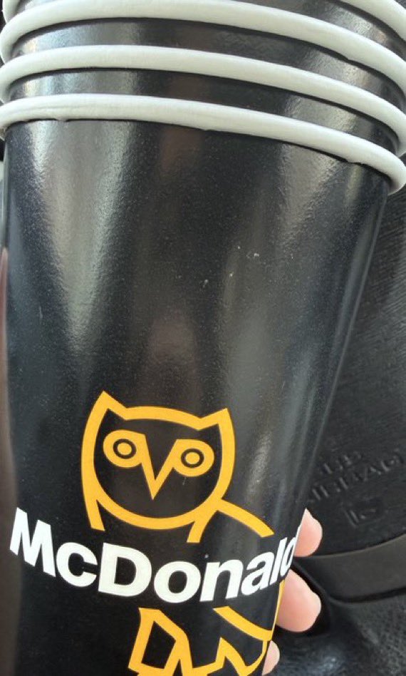 Drake 率いる OVO と McDonald's のコラボレーションがカナダで限定販売