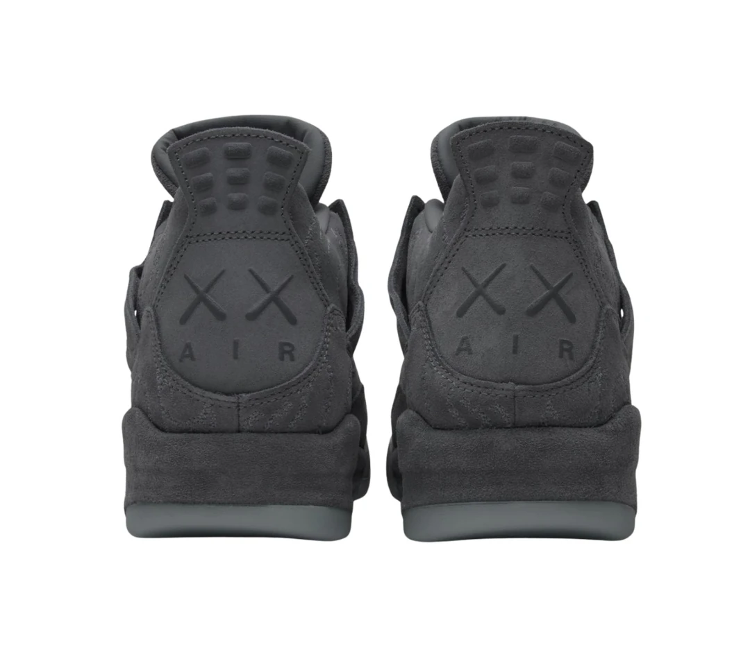 KAWS × NIKE AIR JORDAN 4 “Dark Grey” が2027年夏に発売予定