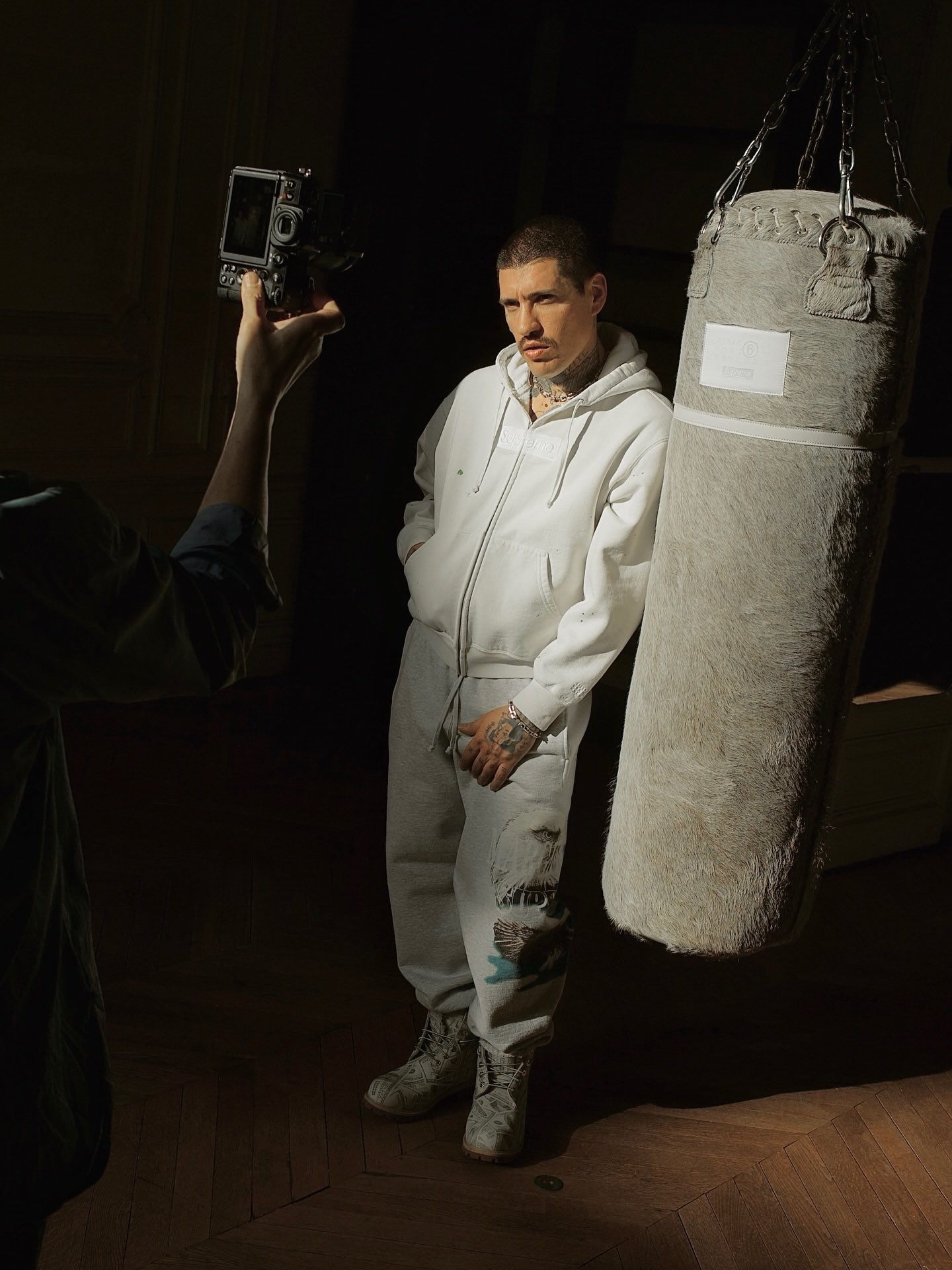 Supreme × MM6 Maison Margiela 26SS ルックブックの撮影舞台裏が公開