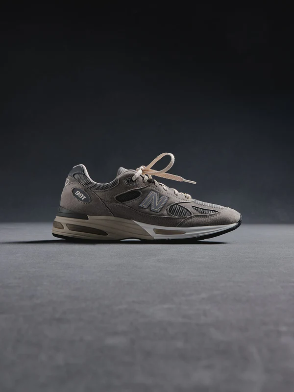 KITH x New Balance 991 “Vetiver” & 991v2 “Moonrock” が国内3月16日(月)に発売予定