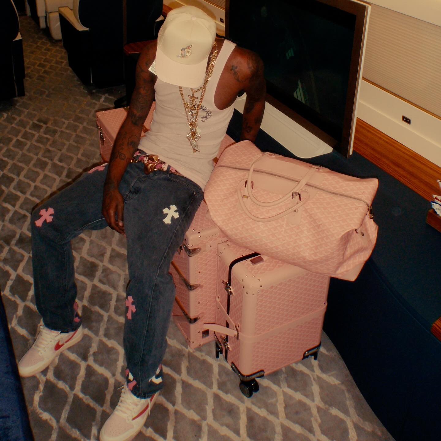Travis Scott × NIKE AIR JORDAN 1 LOW “Pink” が5月22日(金)に発売予定