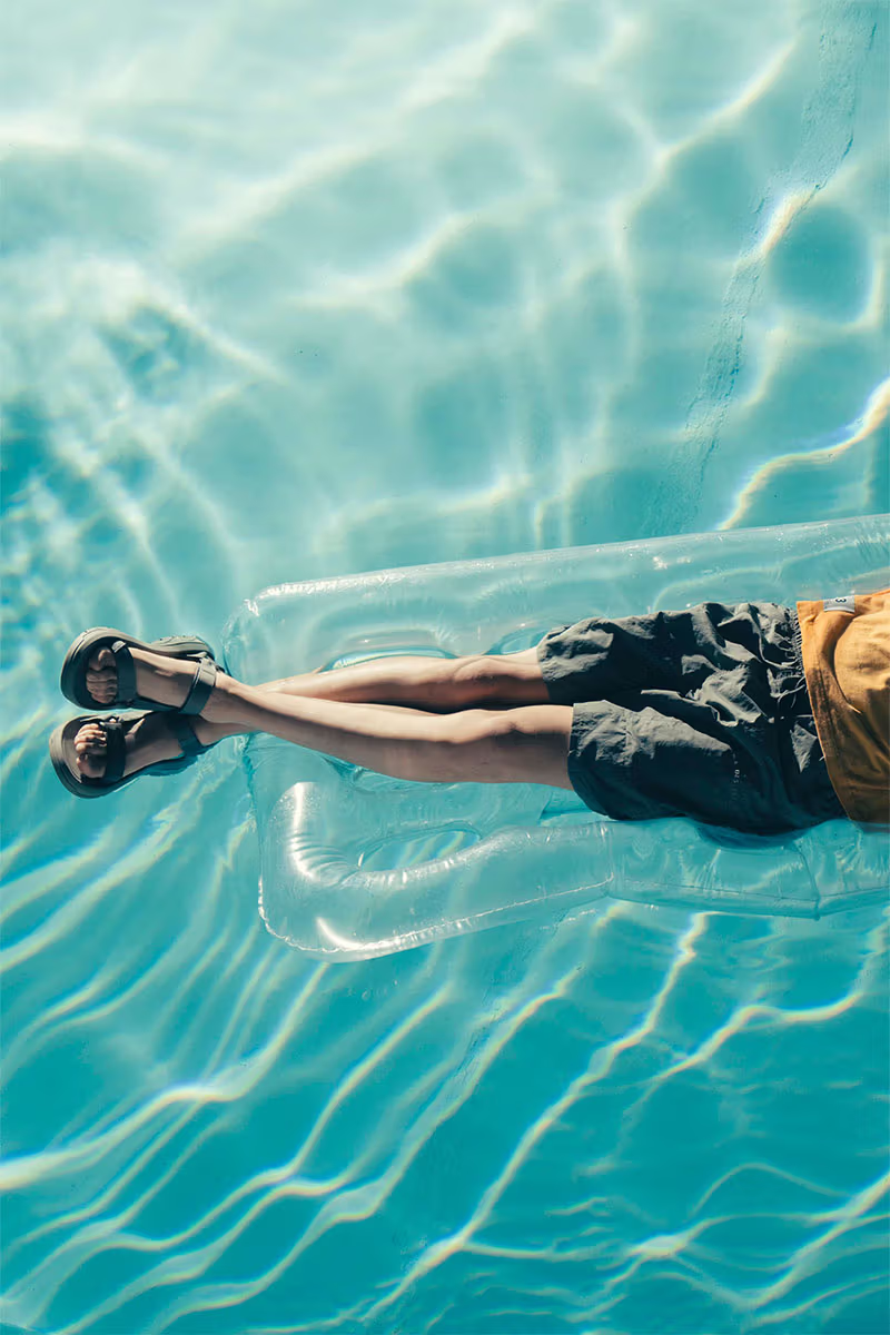 DESCENDANT × Teva の初コラボモデル『Hurricane XLT3 DCDT』が4月30日(木)に発売予定