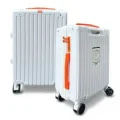 NIKE の海外限定アイテム『Solo Swoosh Carry On Suitcase』が発売
