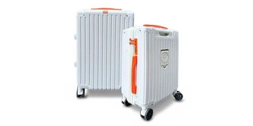 NIKE の海外限定アイテム『Solo Swoosh Carry On Suitcase』が発売