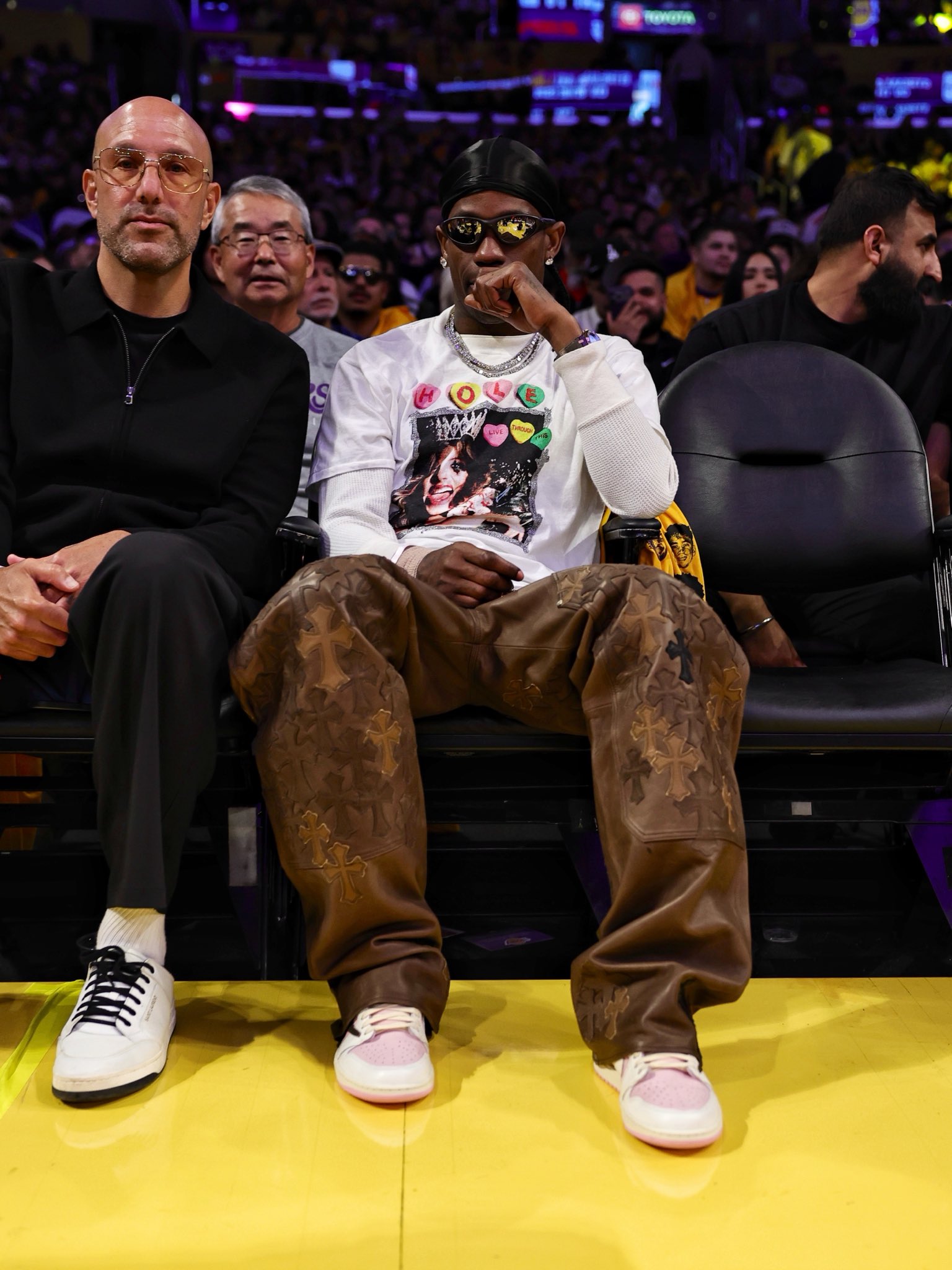 Travis Scott × NIKE AIR JORDAN 1 LOW “Shy Pink/Brown Swoosh” が公開