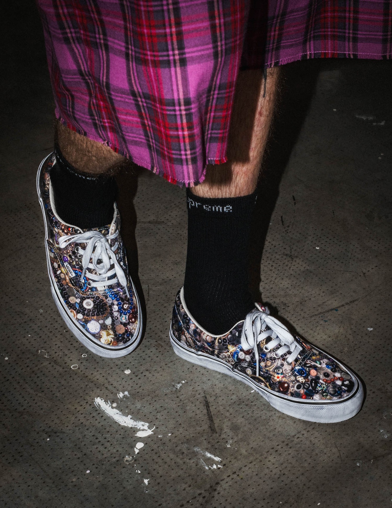 Supreme がアメリカの現代美術家 Mike Kelley との2026年春コラボコレクションを発表