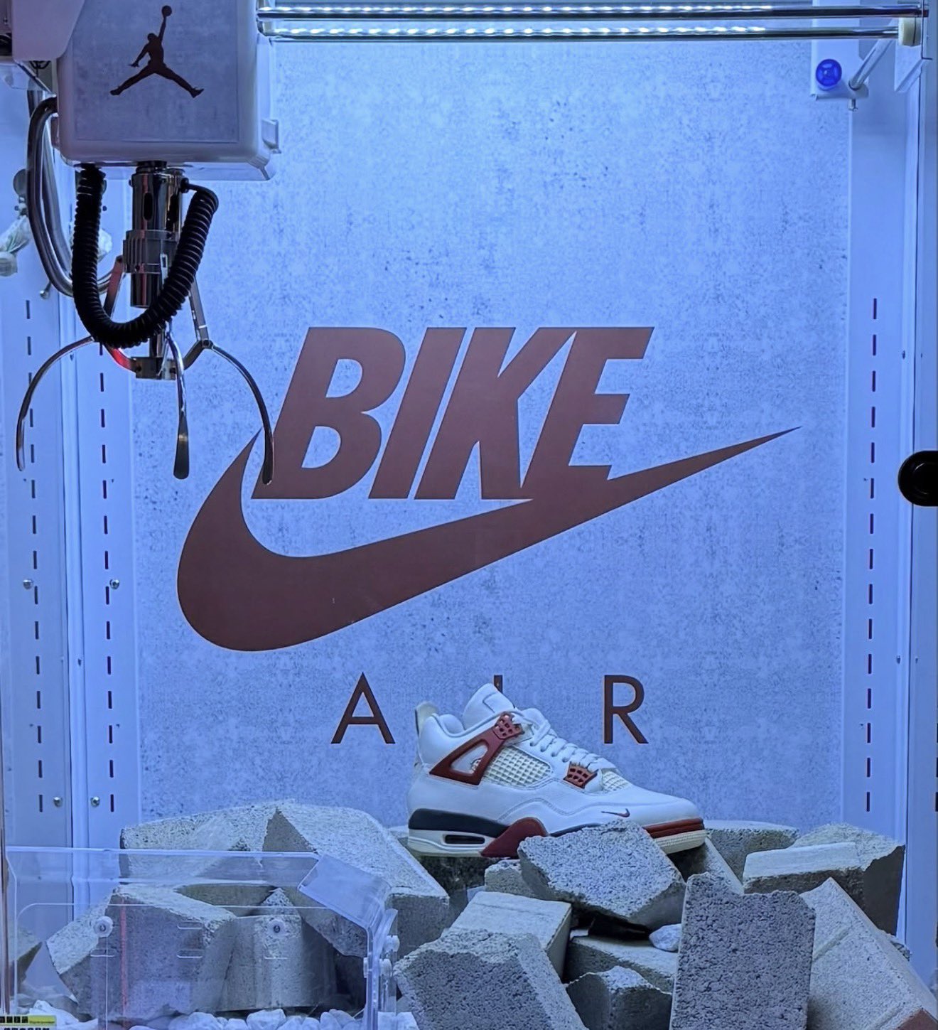 Nigel Sylvester × NIKE AIR JORDAN 4 "Brick After Brick" が5月9日(土)に発売予定