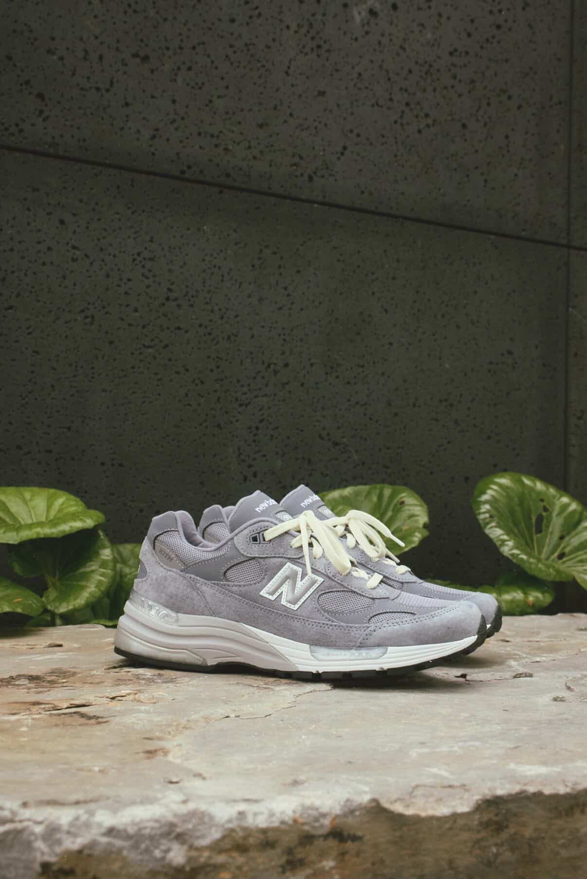 KITH × New Balance 992 “Gray” が近日発売予定