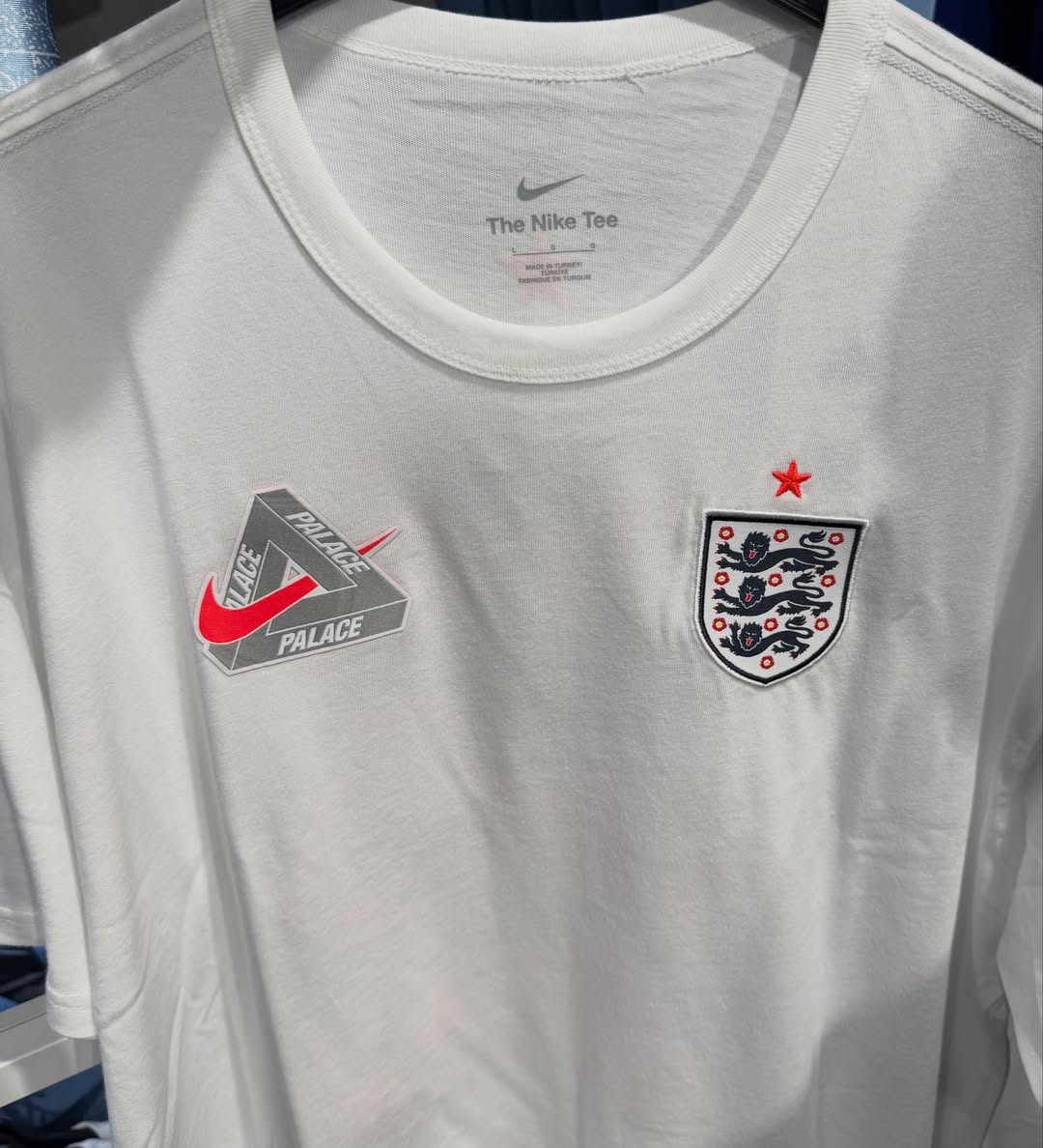PALACE × NIKE × イングランド代表 によるトリプルコラボコレクションが近日発売予定