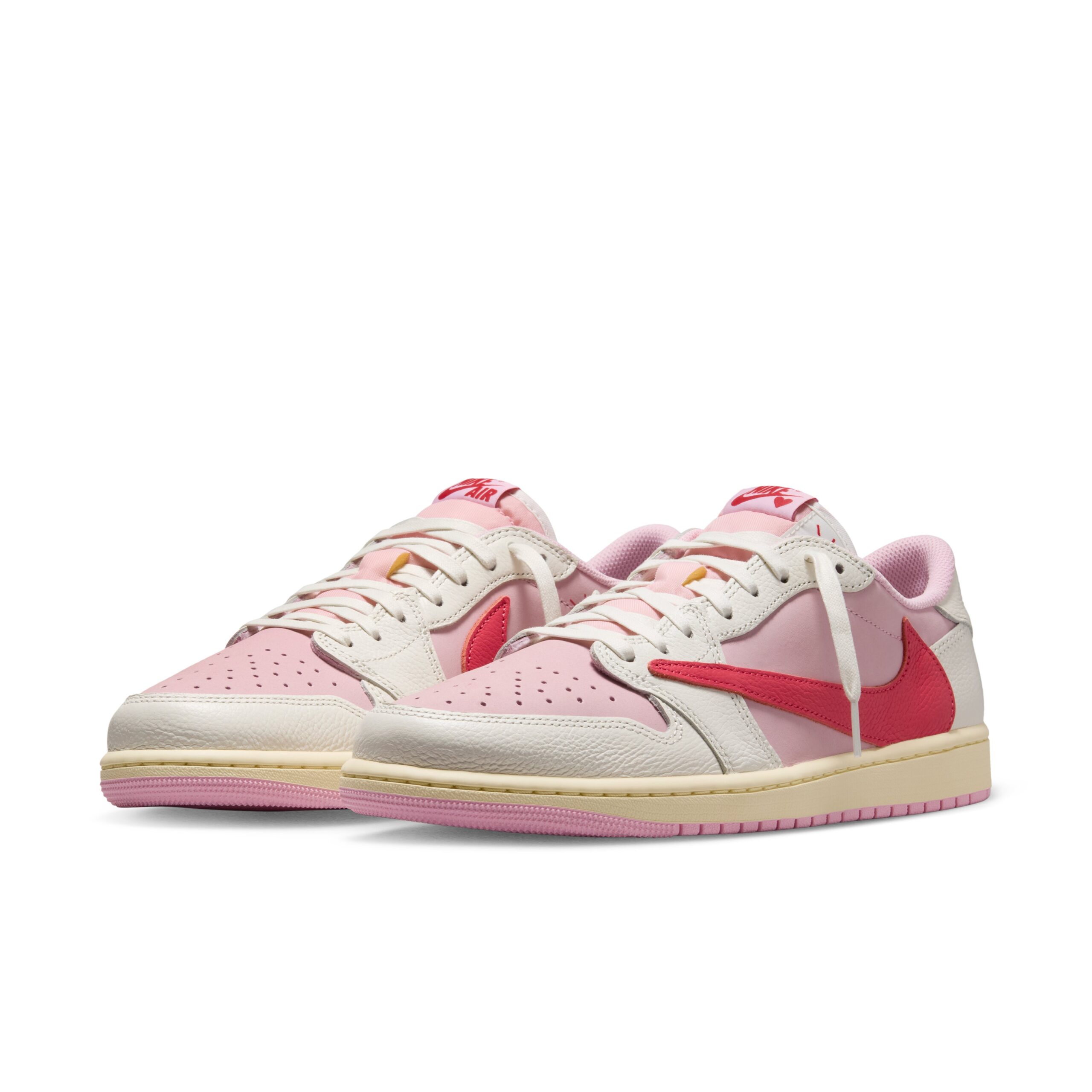 Travis Scott × NIKE AIR JORDAN 1 LOW “Tropical Pink” のオフィシャル画像が公開