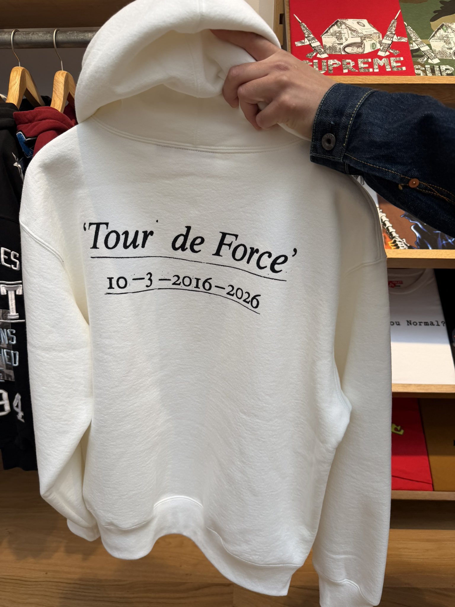 Supreme Pairs 10周年記念 Box Logo Hoodie が発売