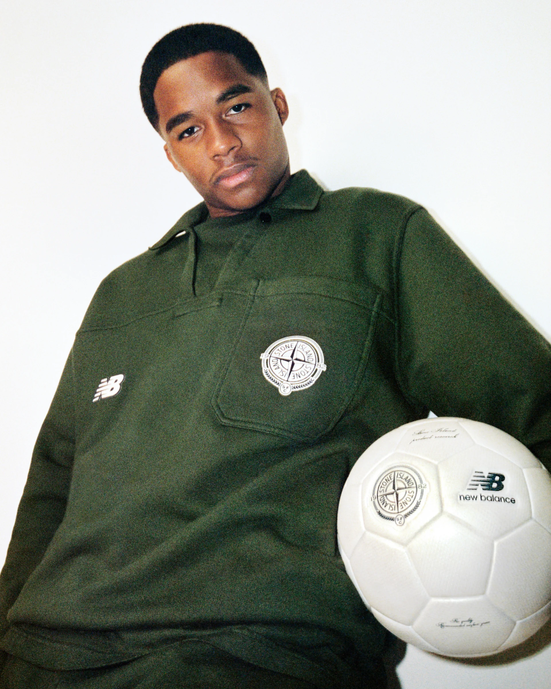 Stone Island × New Balance の2026年夏カプセルコレクションが6月17日(水)に国内販売予定