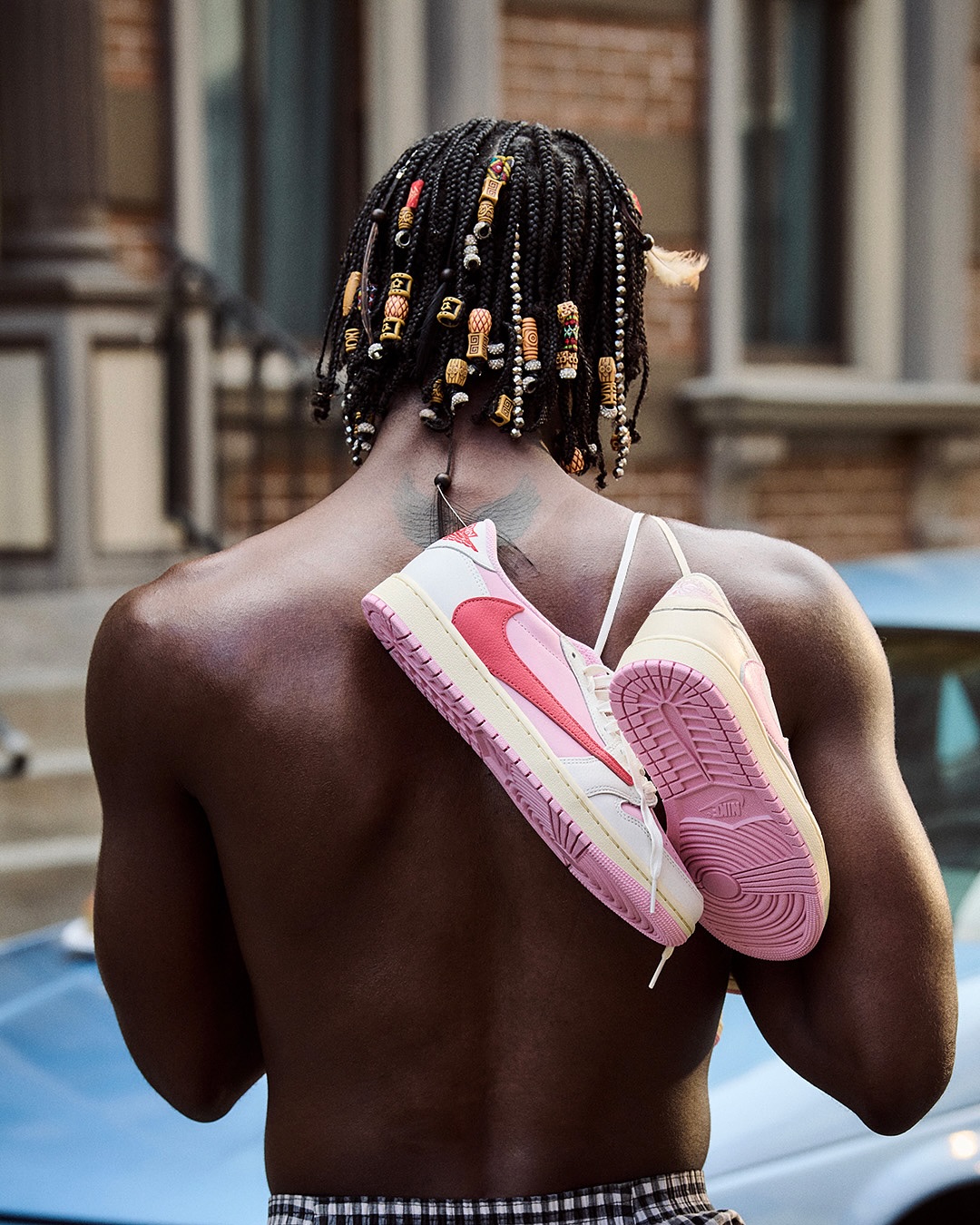Travis Scott × NIKE AIR JORDAN 1 LOW “Pink” が5月29日(金)に発売予定