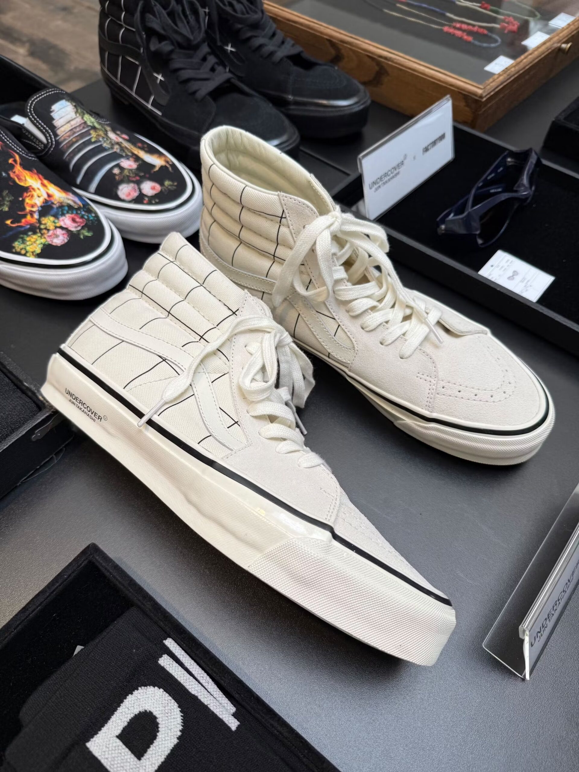 UNDERCOVER × OTW by VANS 26SS『Slip-On & SK8-HI “but beautiful 4.5...”』が6月下旬に発売予定