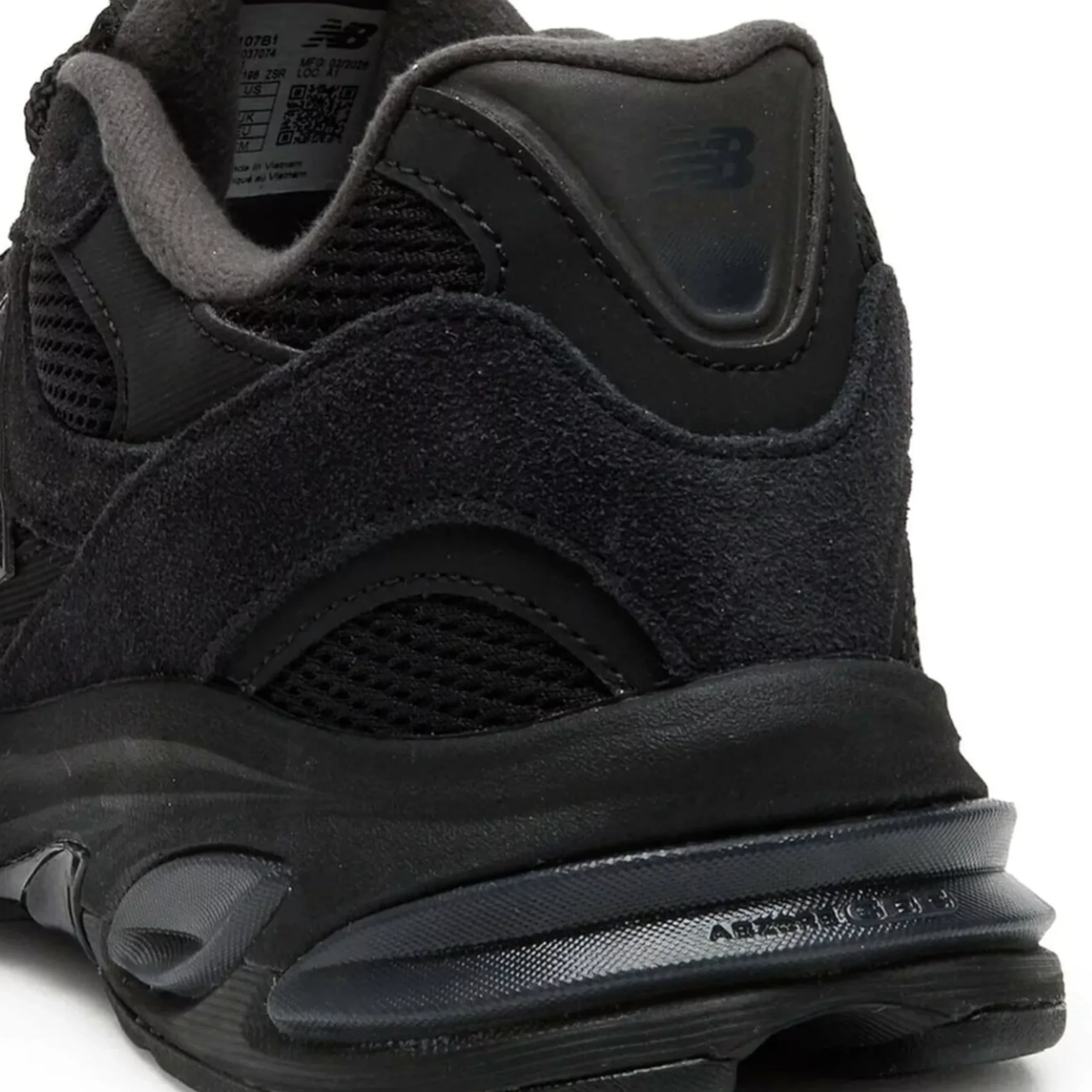 New Balance ABZORB 2010 “Triple Black” の先行予約が開始