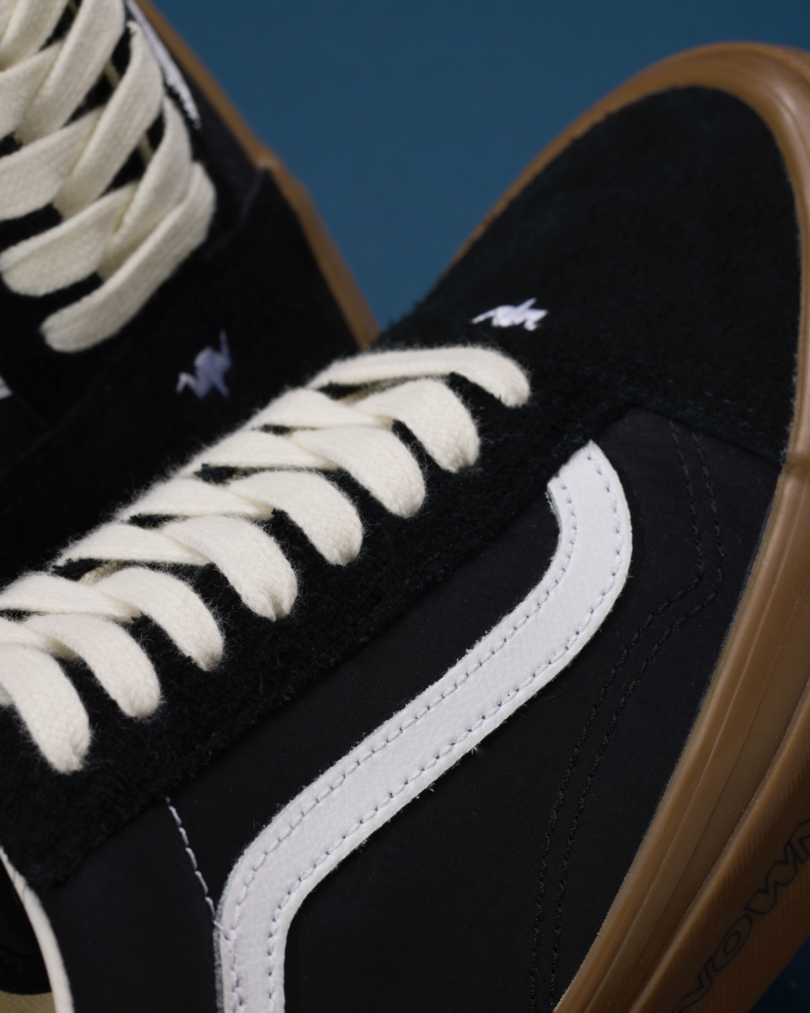 Liberaiders® × VANS のコラボスニーカー第4弾『PREMIUM CLASSIC SLIP-ON 98 & OLD SKOOL』が7月25日(土)に発売予定