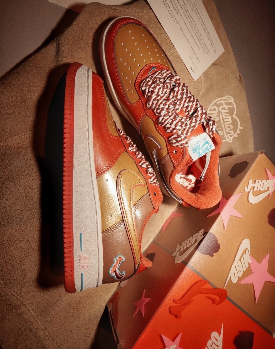 NIGO® × BTS J-HOPE × NIKE AIR FORCE 1 '01 LOW “Burnt Sunrise” が近日発売予定