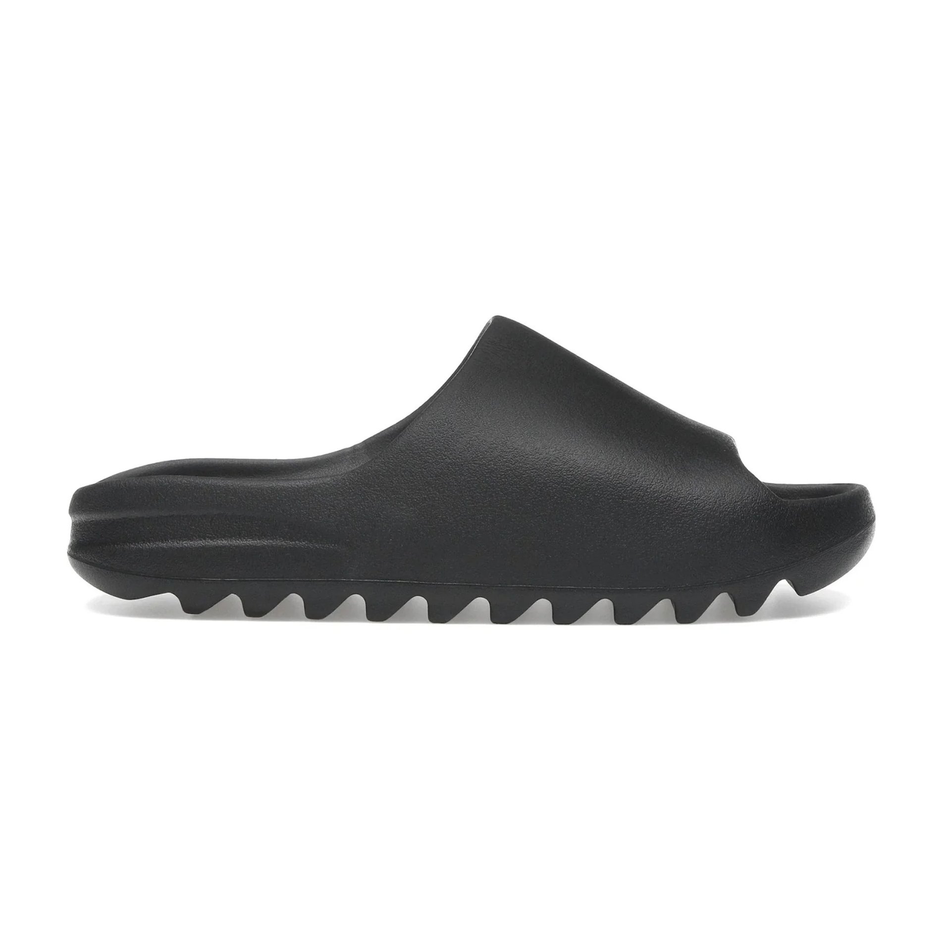 YEEZY『YS-01』が海外大手リテールチェーン JD Sports にて8月13日（現地時間）に発売予定