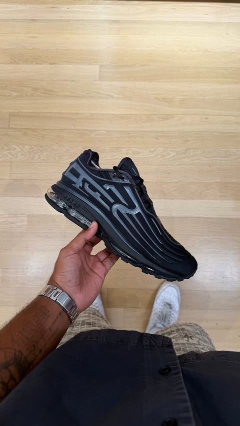 Supreme × NIKE AIR MAX 2001 AIR ECSTASY の海外スナップが公開