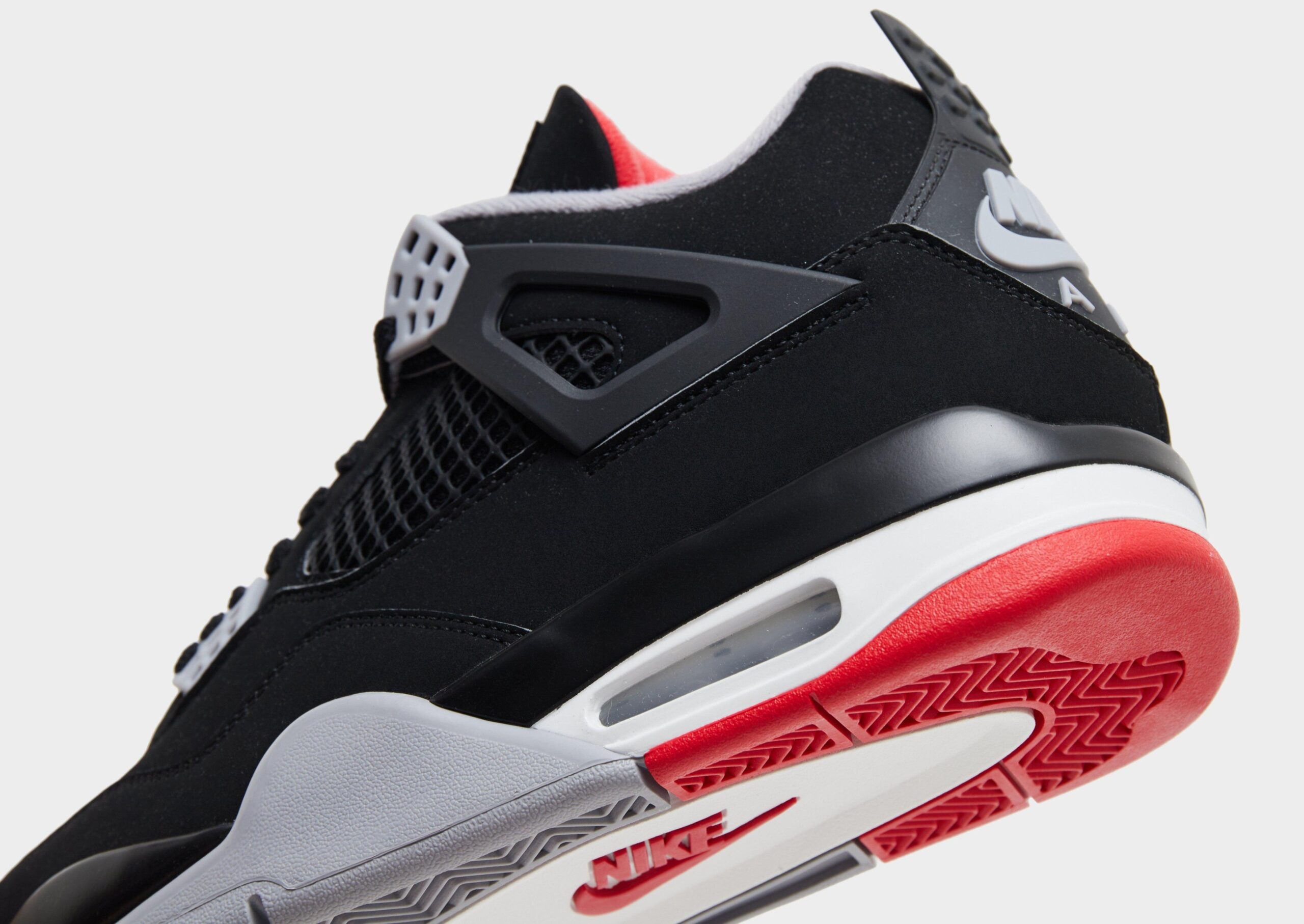 NIKE AIR JORDAN 4 RETRO OG “Bred” 2026 のリテーラールックが公開