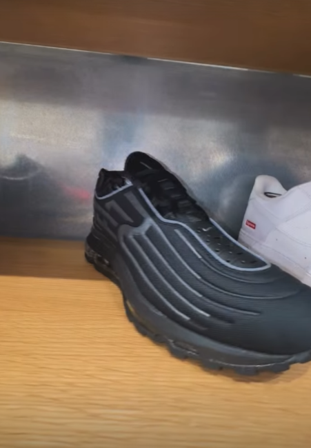 Supreme × NIKE AIR MAX 2001 AIR ECSTASY の海外スナップが公開