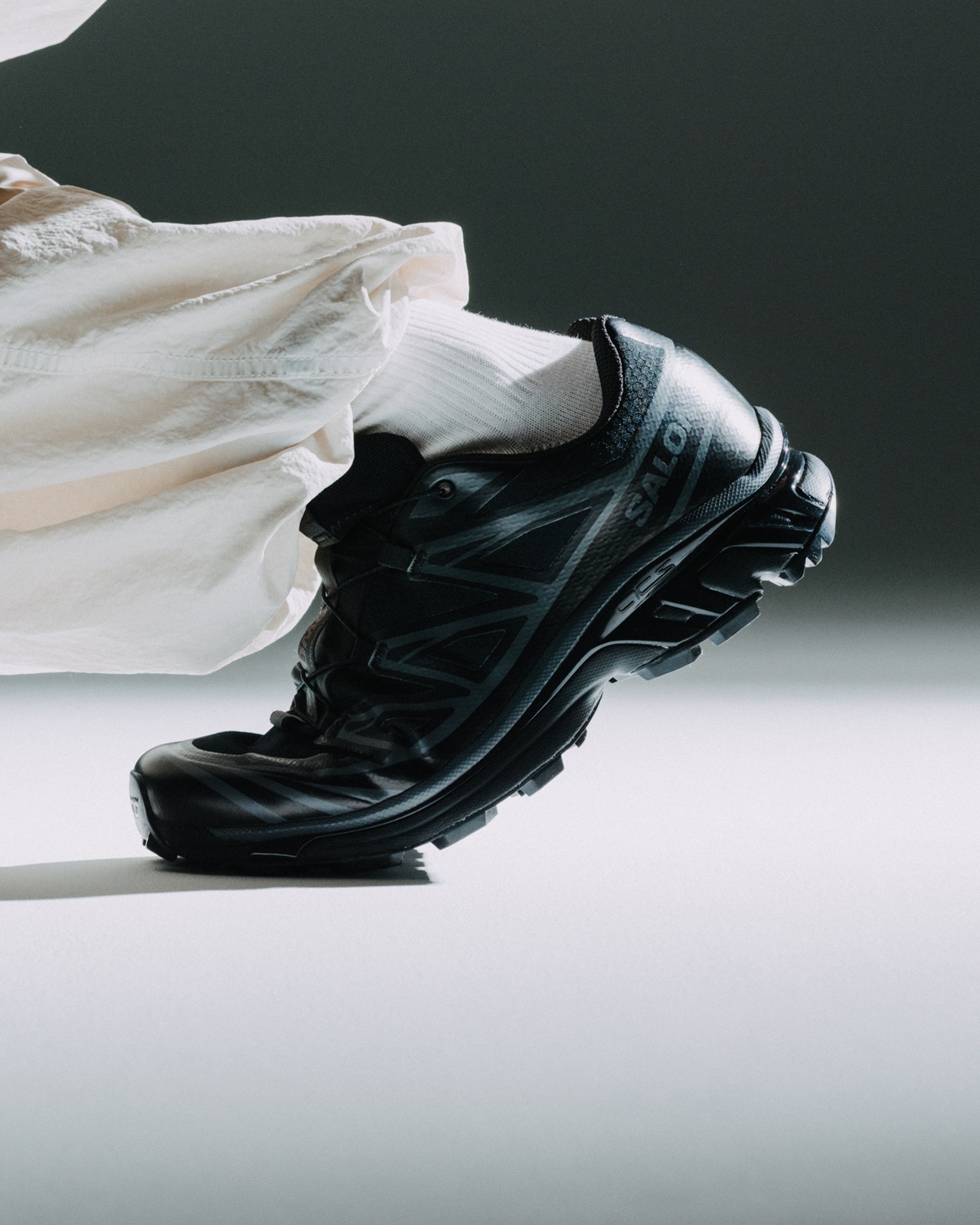 SALOMON XT-6 GORE-TEX® “Black Out” の先行予約が開始