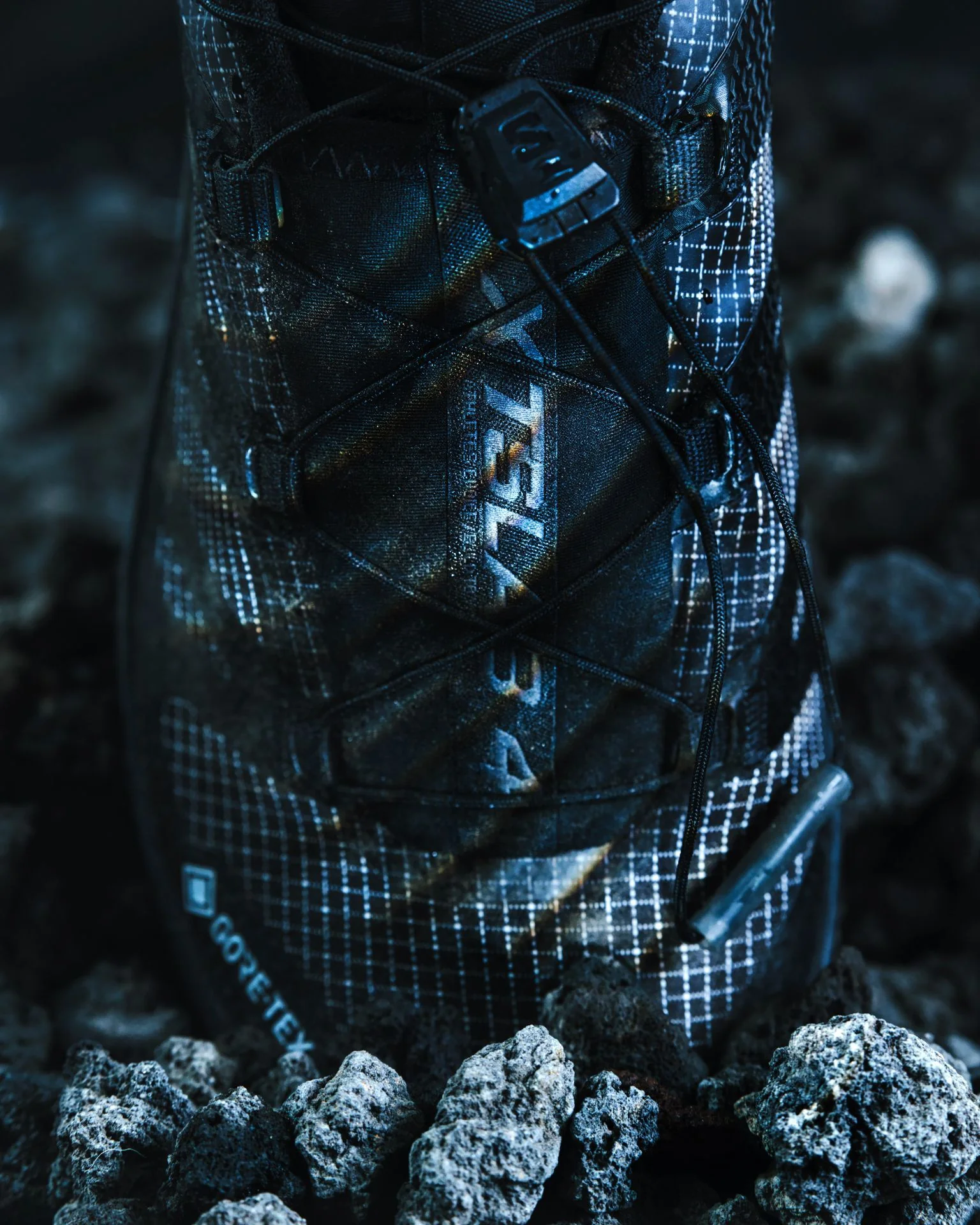SALOMON XT-4 OG GORE-TEX® “Black” の追加予約が開始
