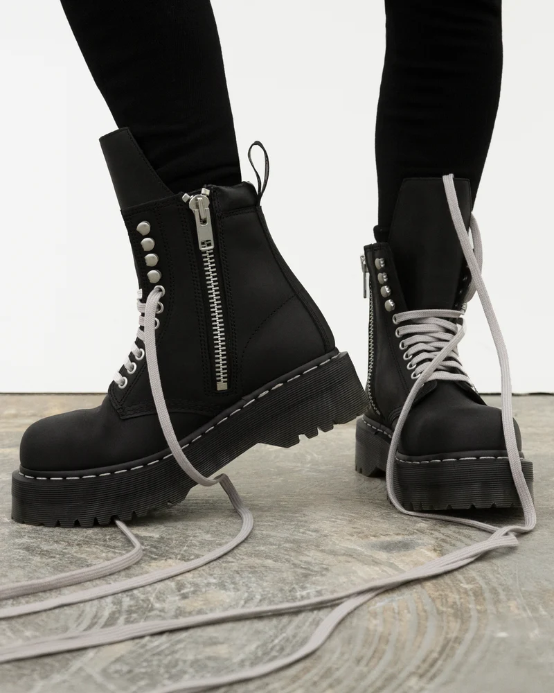 Rick Owens × Dr.Martens の2026年秋冬コラボブーツが登場