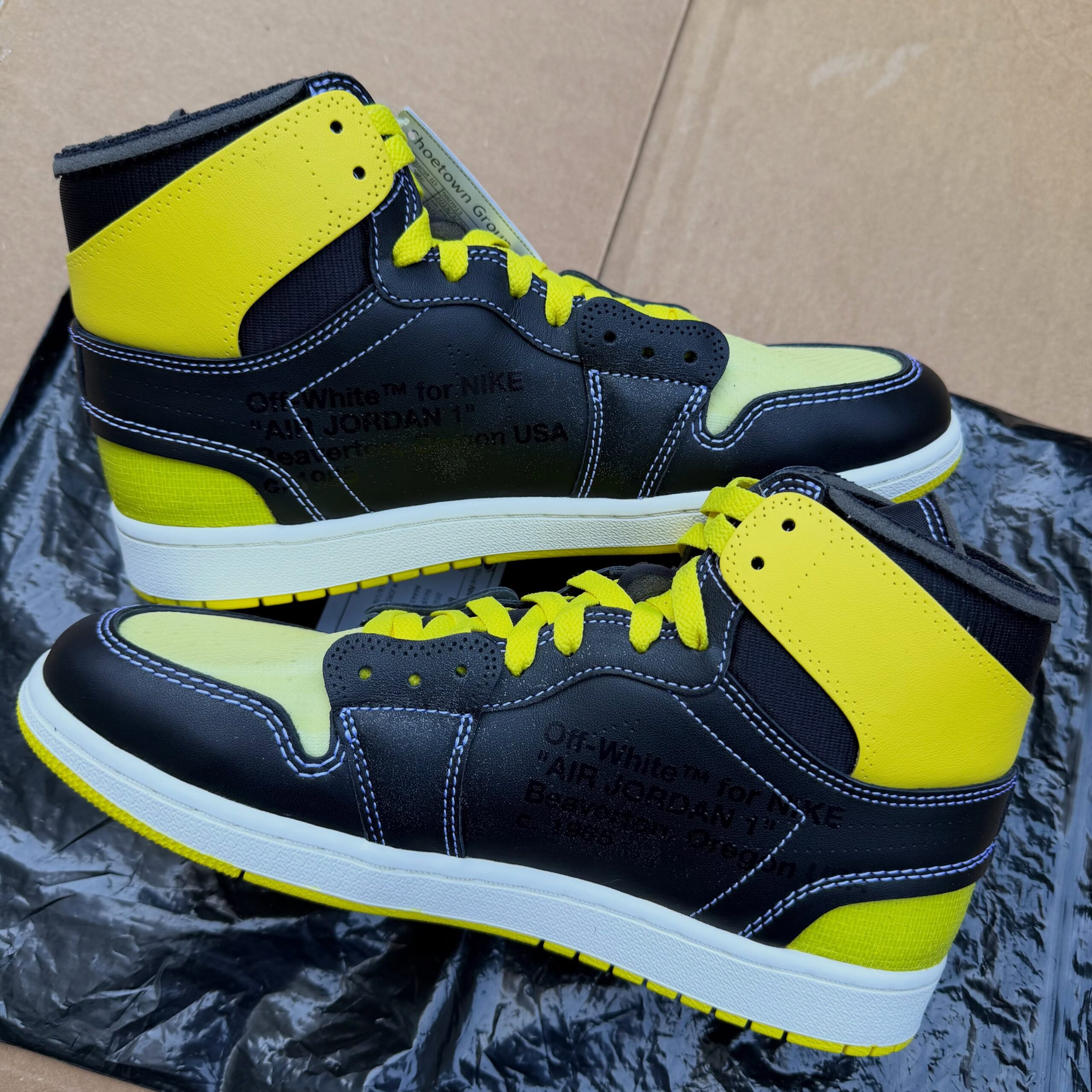 Off-White™ × NIKE AIR JORDAN 1 HIGH “Lightning” が公開