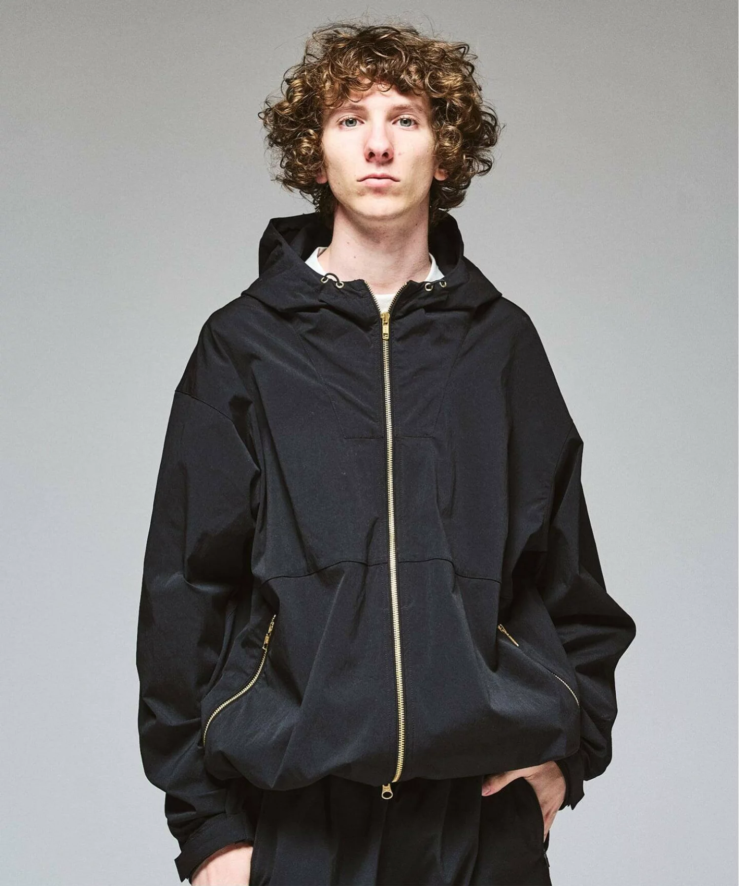 417 ÉDIFICE 26FW『utility ワッシャーナイロン パーカー』の国内オンライン先行予約が開始
