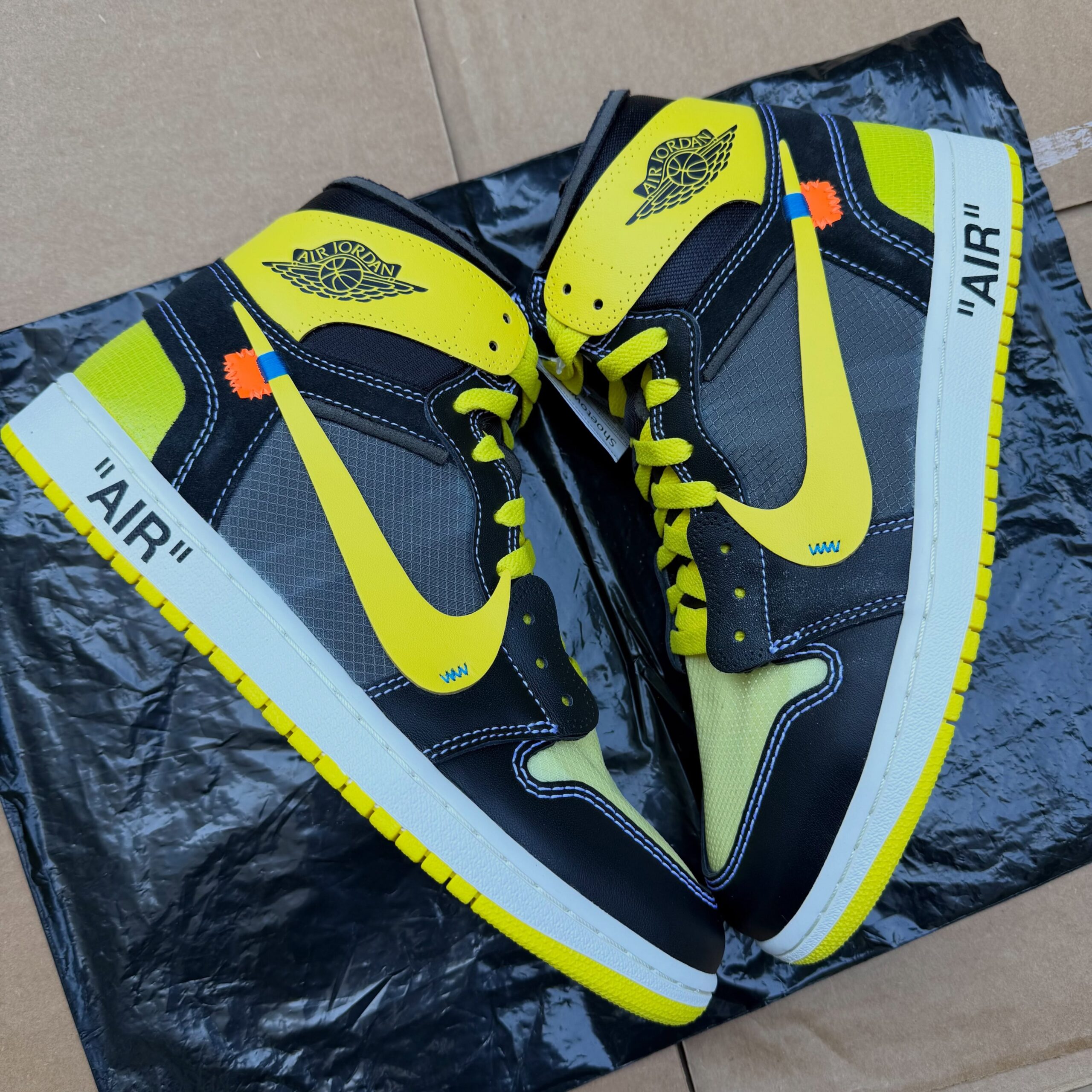 Off-White™ × NIKE AIR JORDAN 1 HIGH “Lightning” が公開