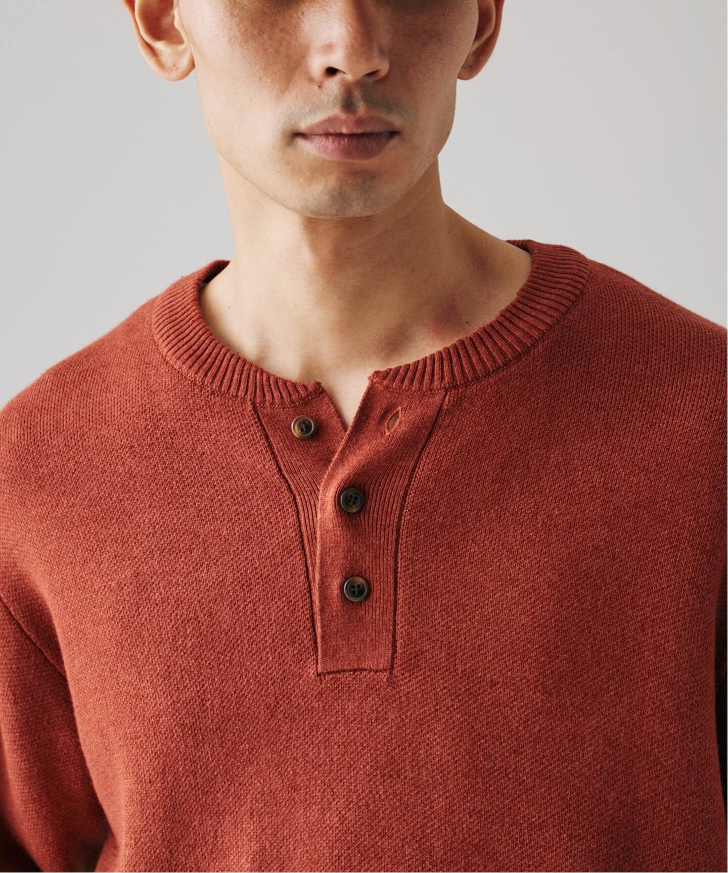 JOURNAL STANDARD 26FW『スウェット ライク ヘンリーネック ニット』のオンライン先行予約が開始