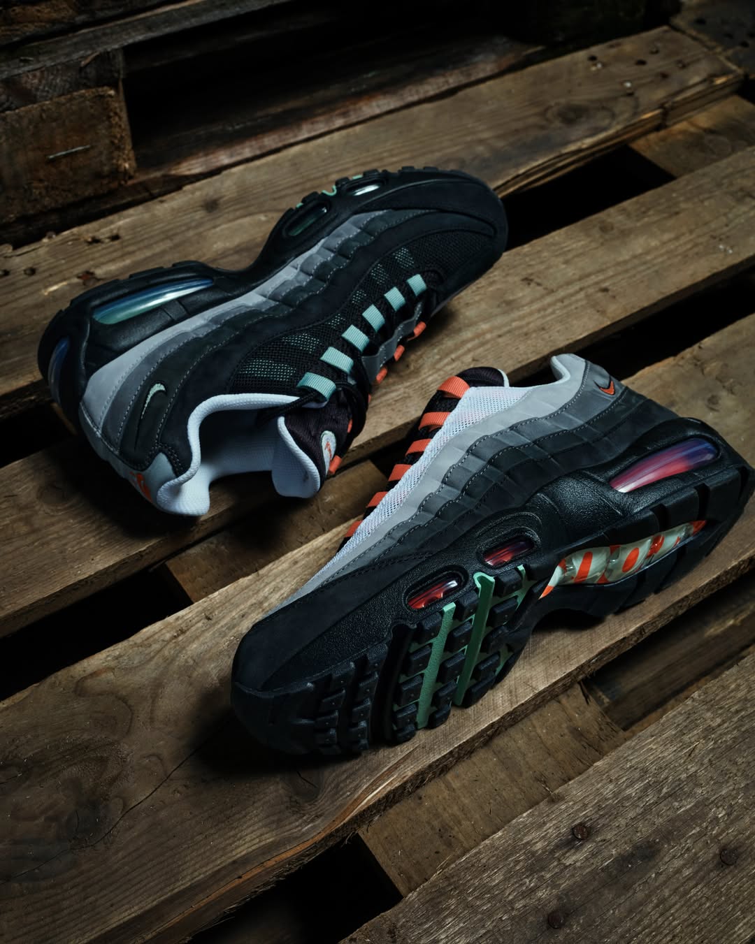 NIKE AIR MAX 95 BIG BUBBLE “Liverpool” が発売予定